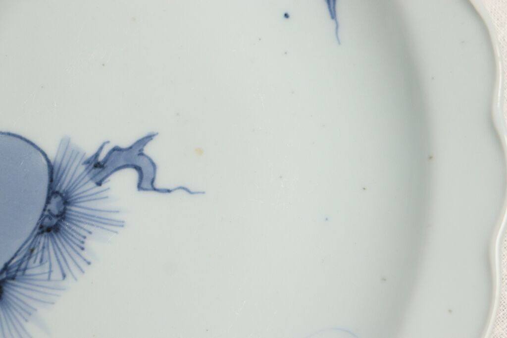 湖東焼染付皿　中皿　江戸時代後期　人物画　輪花 湖東焼染付皿 中皿 江戸時代後期 人物画 輪花 original