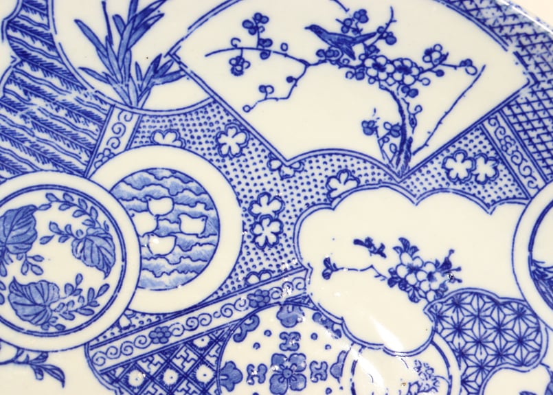 大清雍正年製闘彩「河図洛書」吉祥紋折縁皿(E-16) 明治後期～大正銅判梟と窓絵散らし図尺皿 窯傷 | 吉祥寺PukuPuku