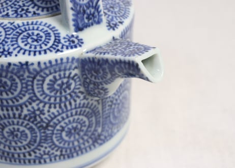 明治前期染付蛸唐草文銚子2pセット トリアシ,蓋ホツ,注ぎ口ノミホツ