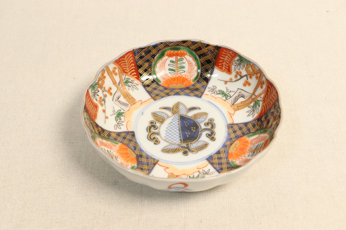 中皿 5枚 金彩 色絵付 歪み 窯傷 松竹梅 花文様 唐草 江戸 明治 江戸時代 古伊万里 色絵三方花唐草文様皿 五枚 「太明年製」 直径