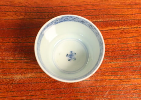 江戸中期染付蛸唐草図小猪口①ノミホツ