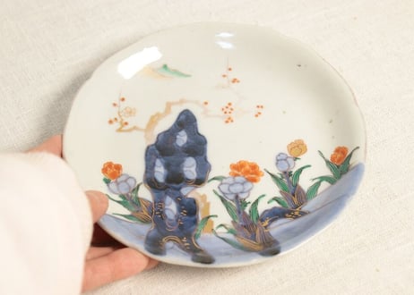 明治前期色絵梅と福寿草図6寸皿 色スレ