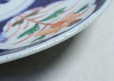明治前期色絵牡丹図尺皿　窯傷