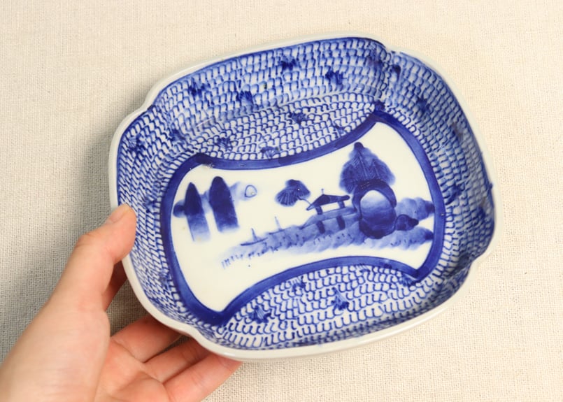 江戸幕末染付山水と微塵唐草図入隅角なます皿①少フリモノ | 吉祥寺