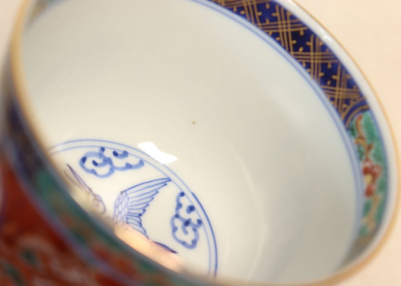 幕末～明治期　色絵鶴亀文様蓋物　五客　納箱付　料理屋　古器を楽しむ　金襴手　赤絵 鶴亀 久美盃 二客セット – 象彦 公式オンラインショップ