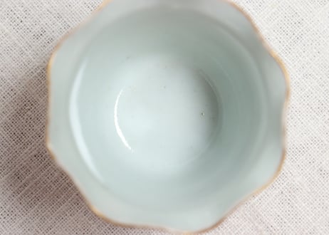 江戸中期色絵松竹梅に雪輪図輪花向付 少甘手,小ニュウ