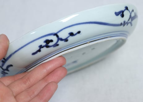 江戸中期染付流水に菊と障子図6寸皿　少フリモノ,ややカタツキ