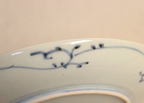 江戸中期染付梅に鶯図7寸皿②　フリモノ,かたつき