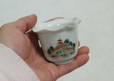 江戸中期色絵山水図輪花縁向付