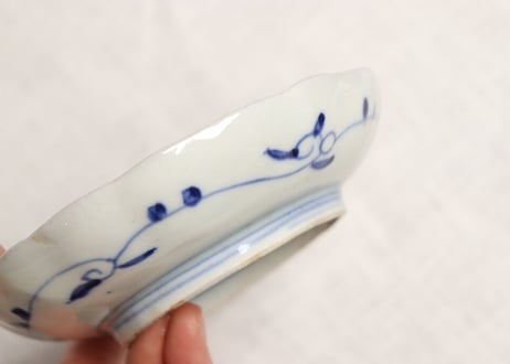 明治前期色絵梅に鶯図小皿 がたつき