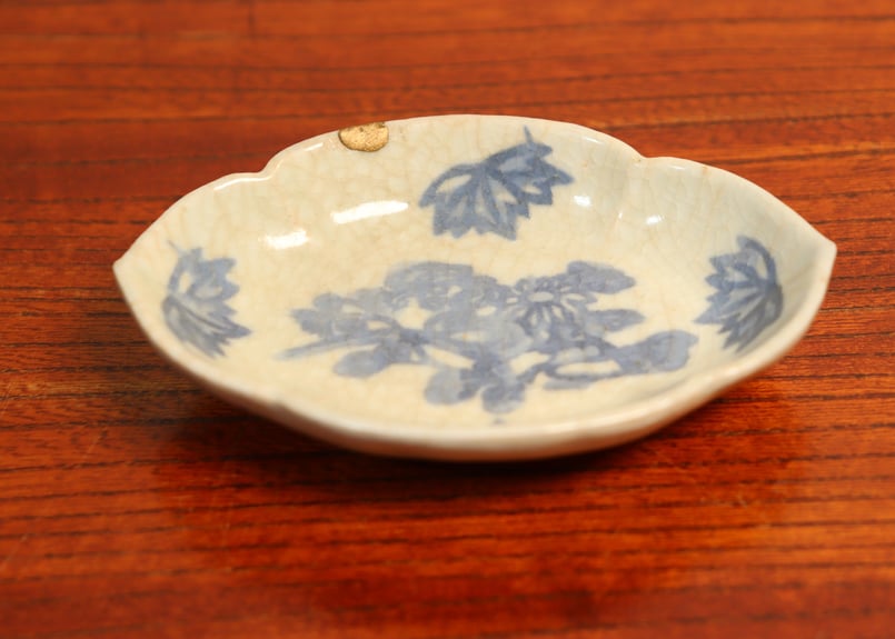 江戸中期コンニャク印判菊図木瓜型豆皿 甘手,直し,かたつき | 吉祥寺