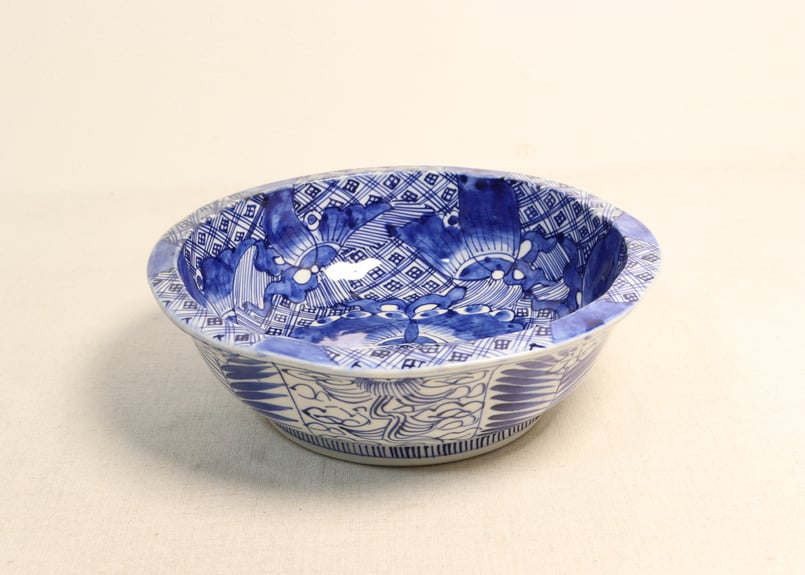 明治前期染付蝶図8寸鉢 | 吉祥寺PukuPuku