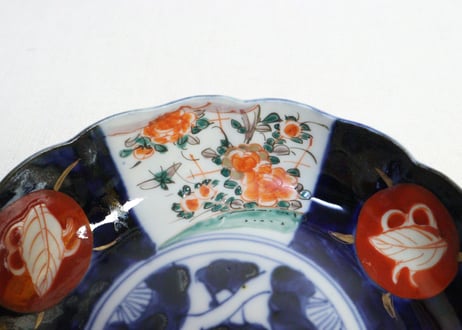 明治前期色絵に三方に牡丹図なます皿