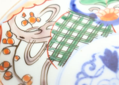 明治前期色絵牡丹と梅図6寸皿①少かたつき