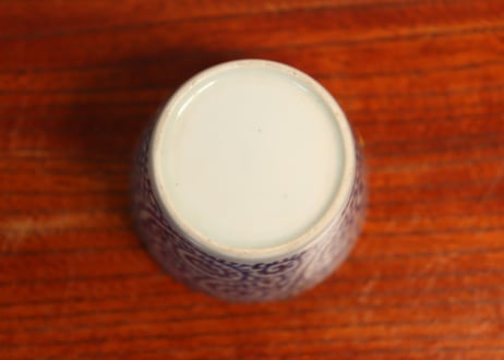 江戸中期染付蛸唐草図小猪口①ノミホツ