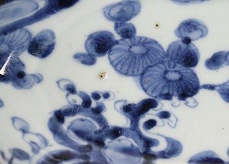 江戸中期染付流水に菊図舟形皿①