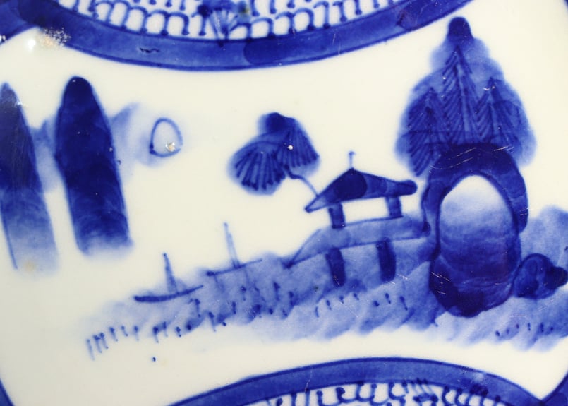 江戸幕末染付山水と微塵唐草図入隅角なます皿①少フリモノ