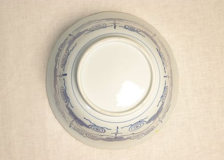 江戸後期染付八方に蝶と渦巻図9.5寸鉢 口縁部少甘手