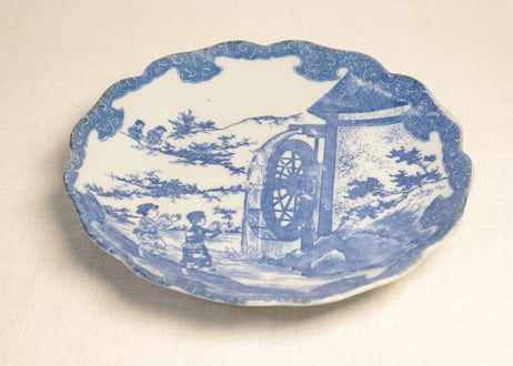 明治後期～大正銅判水車と学童図8寸皿