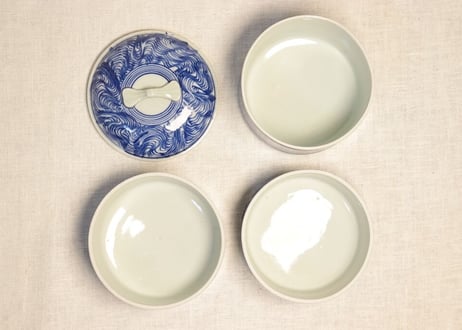 江戸幕末染付流水文丸三段重 一段目ノミホツ,三段目ニュウ
