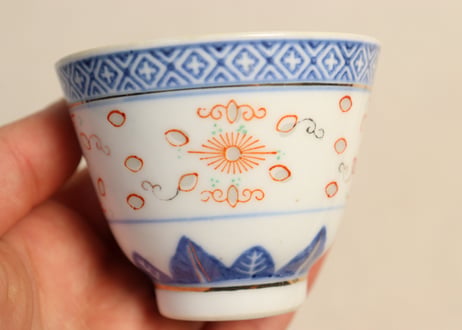 昭和40~50年代中国色絵蛍手煎茶碗①濃いめ