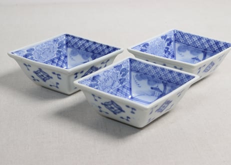 明治後期~大正染付牡丹と山水図菱形小鉢②少かたつき
