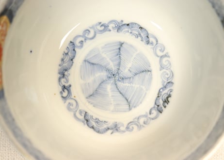 明治前期色絵牡丹と秋草図飯茶碗