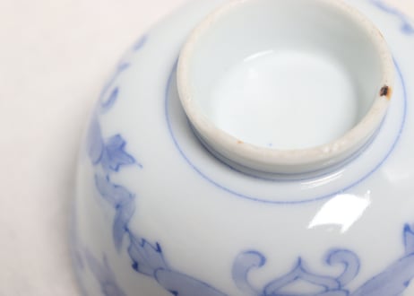 明治前期染付結び文に蝶図蓋茶碗