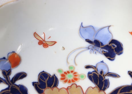 明治前期色絵葵と蝶図なます皿② 窯傷