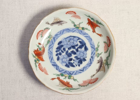 明治前期大聖寺焼色絵魚図小皿〈大聖寺の古伊万里写し〉