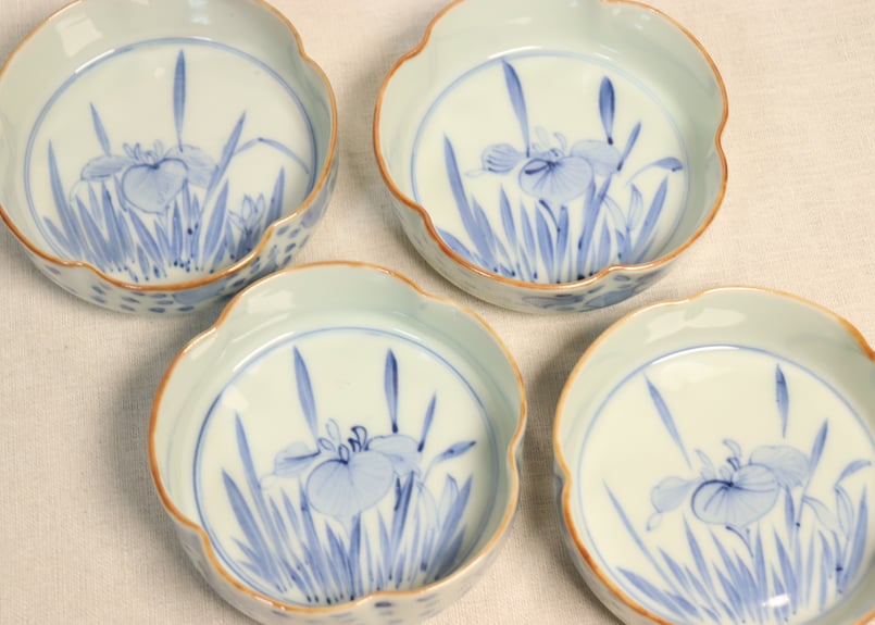 明治前期染付菖蒲と波千鳥図五弁小鉢 | 吉祥寺PukuPuku
