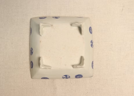 明治前期色絵扇面に桐図四足角皿5客組　1客部分甘手、2客フリモノあり