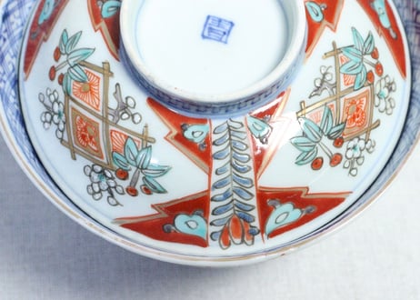 明治前期色絵牡丹と松竹梅図通り物蓋茶碗