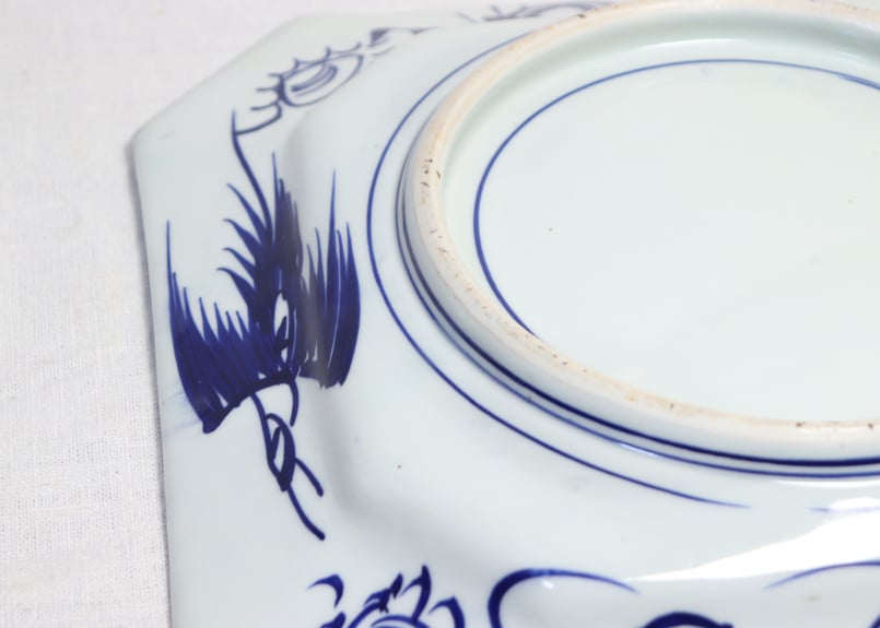 明治レトロな大角皿 染付 線描山水文角皿 明治期(1880年)頃 (A) dby9242-9 | こがん堂 大阪