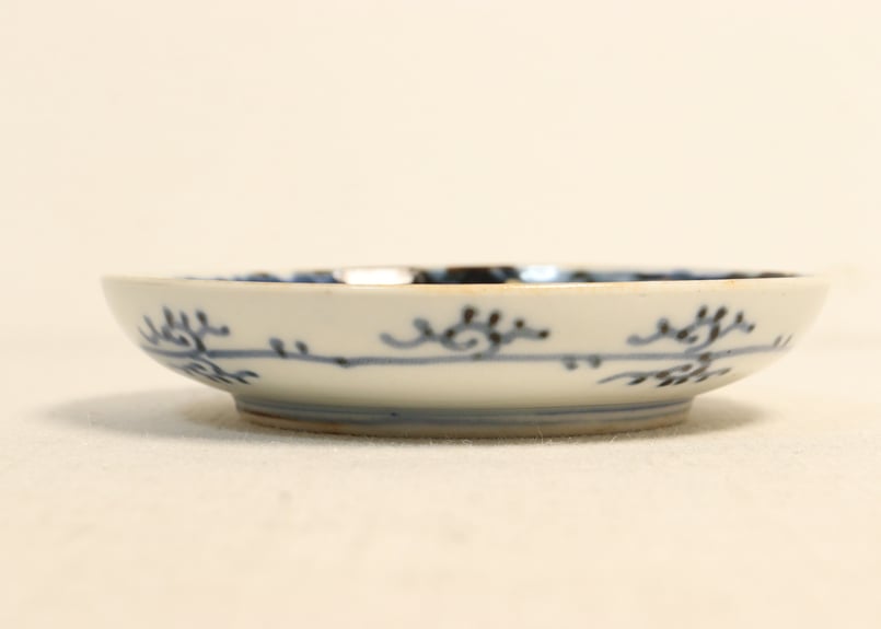 小皿 3枚 太明年製 鳳凰 亀甲 色絵 窯傷 歪み 小皿 3枚 太明年製 鳳凰 亀甲 色絵 窯傷 歪み - メルカリ