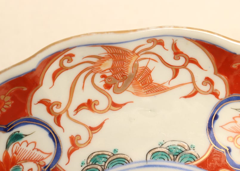 明治期　横浜焼 色絵金彩 鴉　風景図皿　皿　細密画 明治期 横浜焼 色絵金彩 鴉 風景図皿 皿 細密画