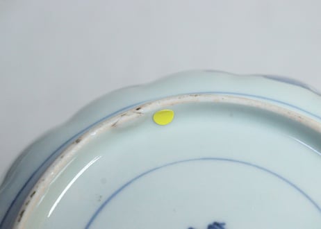 江戸中期色菊花図輪花縁なます皿②　フリモノ,高台傷