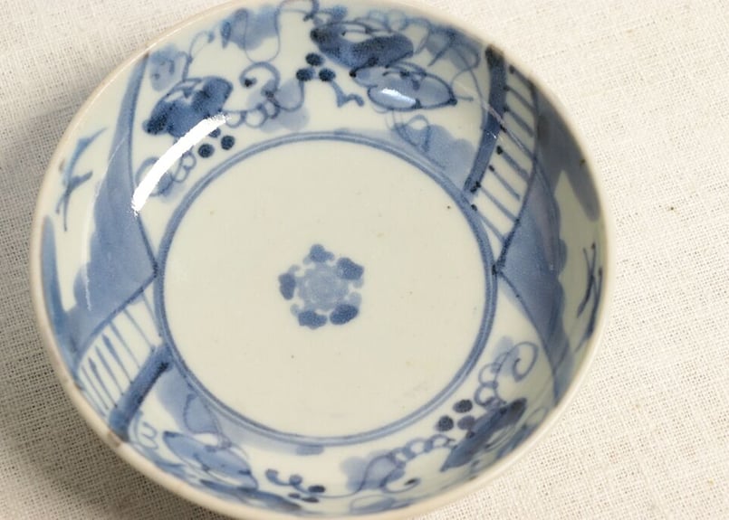 江戸中期染付二方蔦図くらわんかなます皿 小ニュウ | 吉祥寺PukuPuku 江戸中期染付二方蔦図くらわんかなます皿 小ニュウ | 吉祥寺PukuPuku