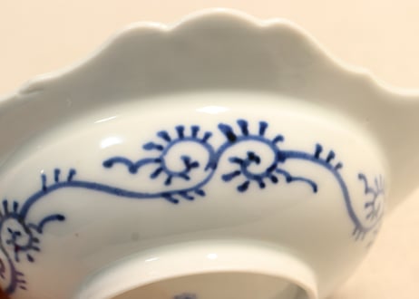 明治後期～大正染付花図五弁鍔縁5寸深皿