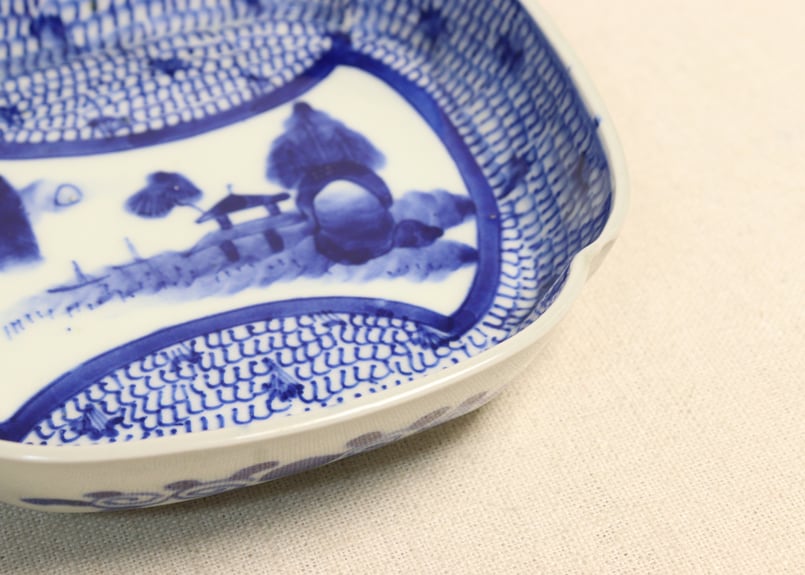 江戸幕末染付山水と微塵唐草図入隅角なます皿①少フリモノ | 吉祥寺