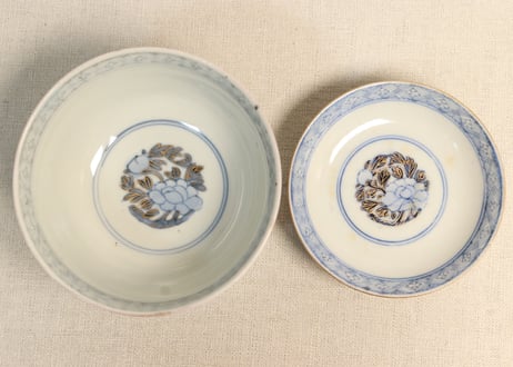 明治前期色絵杜若と梅図飯茶碗