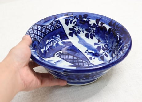 明治前期ベロ藍染付山水と牡丹図7.5寸鉢