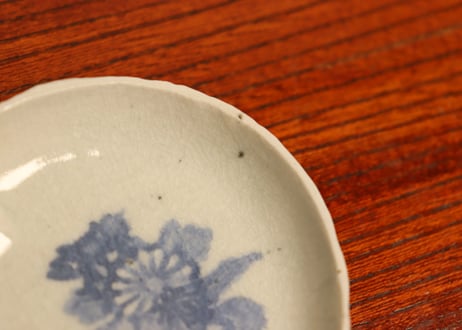 江戸中期コンニャク印判菊水図桃型豆皿①　甘手,ノミホツ