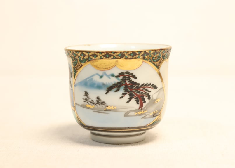 京焼　六角向付　15客　9cm　明治〜大正期 明治後期～大正九谷色絵富士と公家人物と梅図向付 黒点 | 吉祥寺PukuPuku
