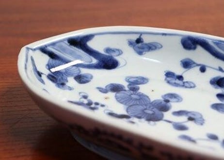 江戸中期染付流水に菊図舟形皿①