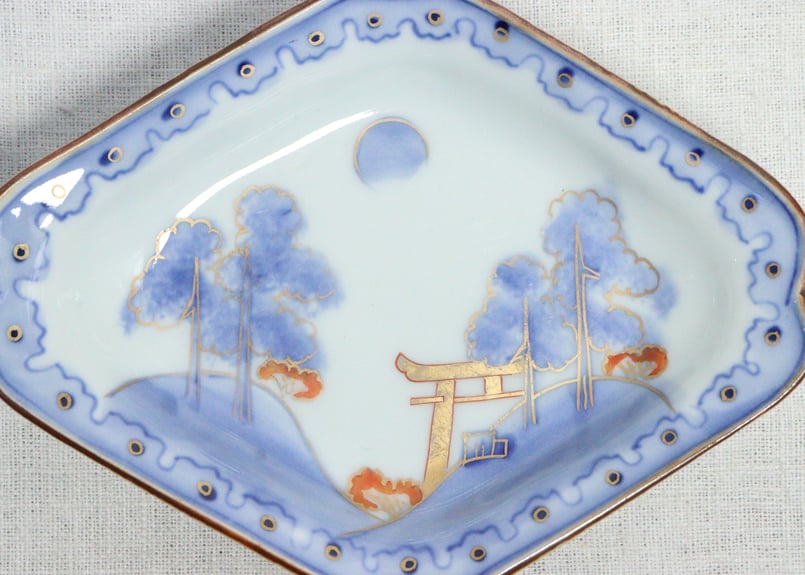 明治後期~大正染付金彩鳥居と樹図ひし形皿① うすめ | 吉祥寺 明治後期~大正染付金彩鳥居と樹図ひし形皿① うすめ | 吉祥寺