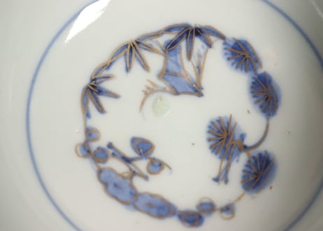 明治前期色絵牡丹と山葡萄図蓋茶碗