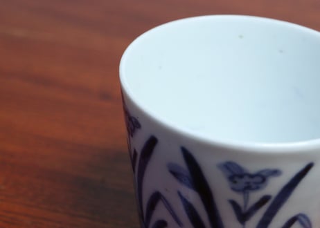 江戸中期染付水仙図猪口①　高台ホツ
