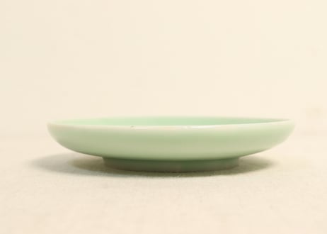 明治前期青磁色釉栗と菊図小皿