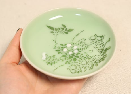 明治前期青磁紙刷草花図小皿